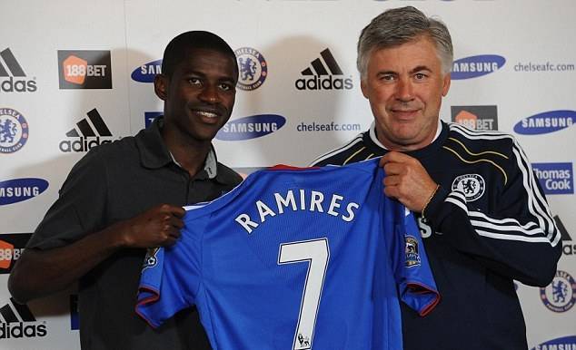 那时候我还很瘦拉米雷斯2010年2200万加盟切尔西，5年斩获5冠